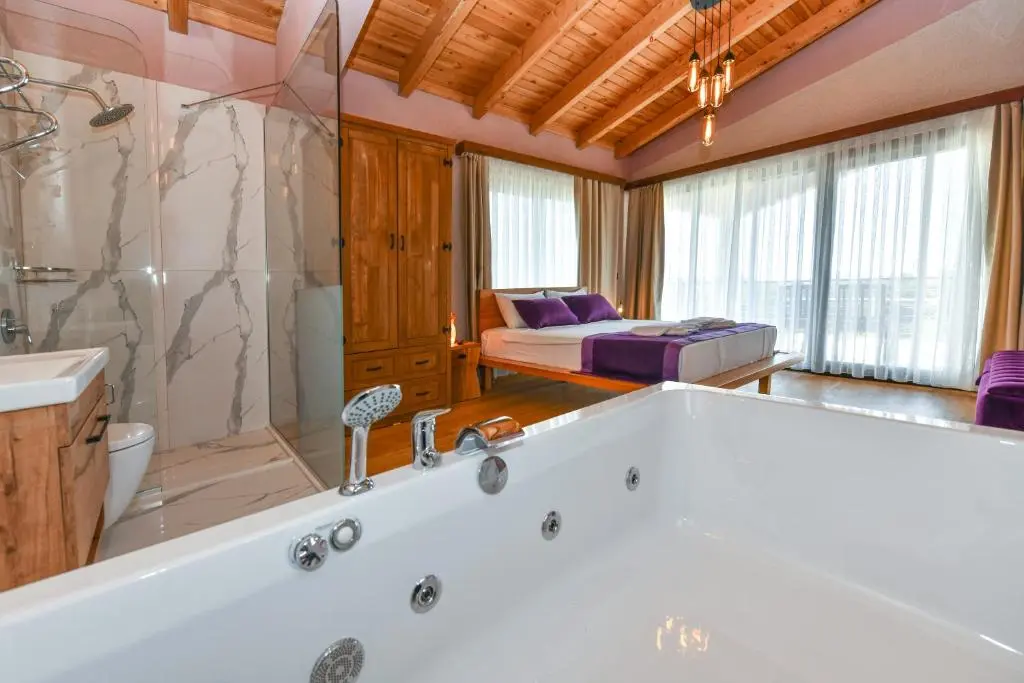 Jacuzzi tub